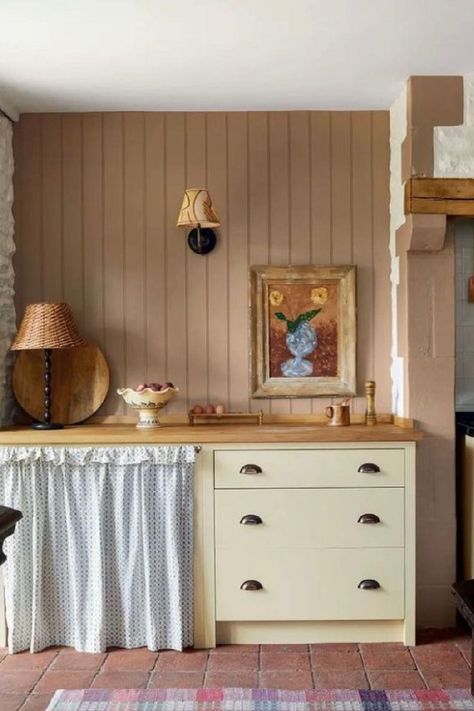 English country kitchen moment with skirted cabinet - @lisamehyden (Photo: @paul_massey) Zara Home Lamps, Breakfast Room Green, Converted Barn, Marble Console, Farrow And Ball Paint, Style Cottage, Breakfast Room, Diy Kit, Fixer Upper