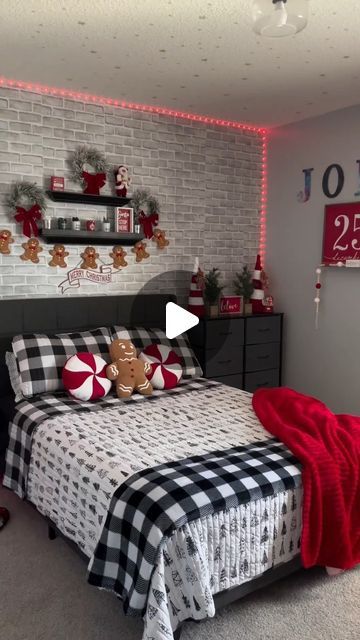 KCU Designz on Instagram: "Kids gingerbread/peppermint themed Christmas bedroom. Do your kids request Christmas decor in their rooms? #christmas #christmasdecorations #reels #gingerbread #peppermint" Gingerbread Bedroom Decor, Gingerbread Bedroom, Christmas Decor Ideas For Bedroom Simple, Kids Bedroom Christmas Decor, Kids Christmas Bedroom, Cozy Christmas Decor, Themed Christmas, Christmas Decorations Bedroom, Christmas Bedroom