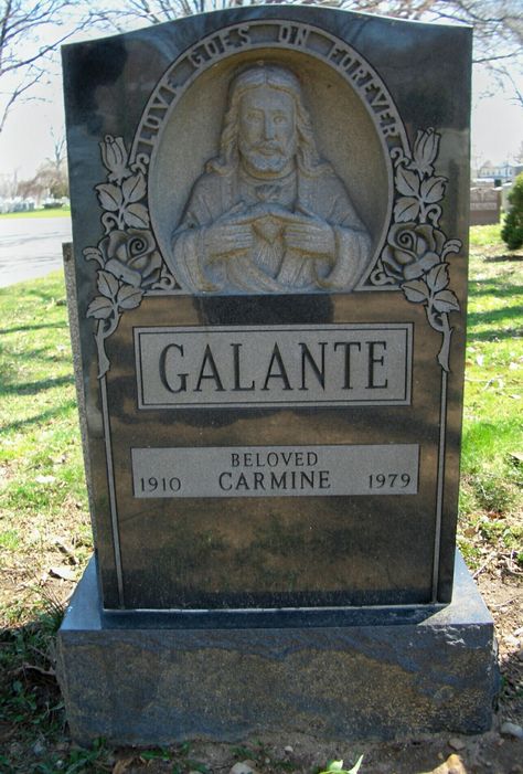 Carmine Galante former acting Boss of the Bonanno Crime Family, he's buried at St. John's Cemetery in Queens County, New York. Johnny Stompanato, Bonanno Family, Frank Nitti, Mafia Quotes, Gambino Family, Dark Reality, Mafia Quote, Famous Tombstones, Godfather Movie