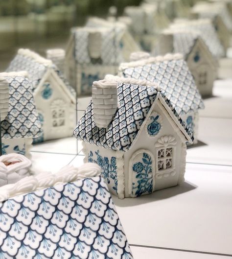 Sweet Dutch Porcelain house 💙 #gingerbread #gingerbreadhouse #royalicingcookies #royalicing #sweetart #handmade #gingerbreadcookies… Blue Gingerbread House, White Gingerbread House, Dutch Porcelain, White Gingerbread, Porcelain House, Gingerbread House Decorations, Cookie House, Spring Cookies, Christmas Gingerbread House