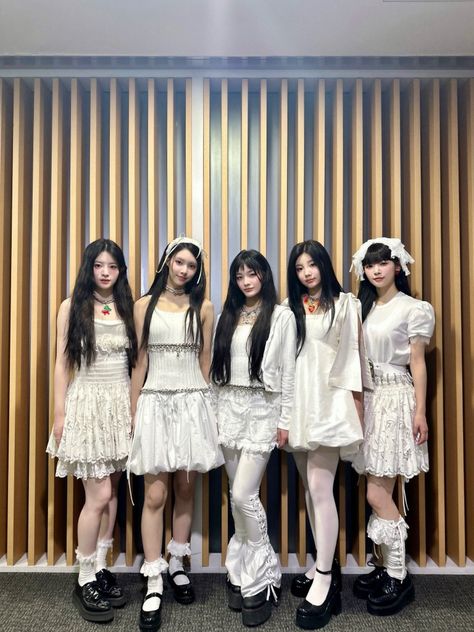 #illit #superrealme mar2824 Feminine Theme, New Jeans Style, Pre Debut, Lucky Girl, Twitter Update, Kpop Outfits, Stage Outfits, These Girls, The Sound