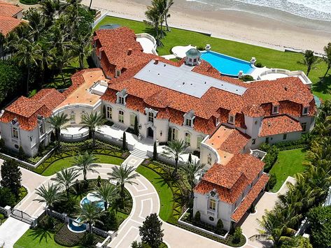 Mansion On The Beach, Ocean Boulevard, Beach Mansion, Mediterranean Mansion, Expensive Homes, Luxury Houses Mansions, Dream Mansion, Mega Mansions, Florida Living