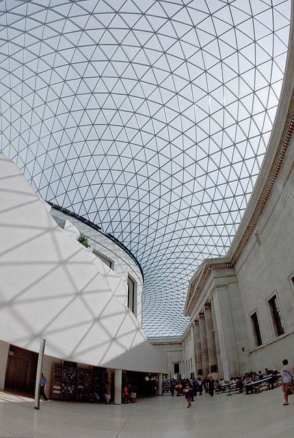 British Museum Atrium,  London.   I used to work there,  in Prints and Drawings. Norman Foster, Museum Atrium, Facade Skin, Norman Foster Architecture, Classical Interior, London Architecture, Top Architects, Zaha Hadid Architects, Famous Architects