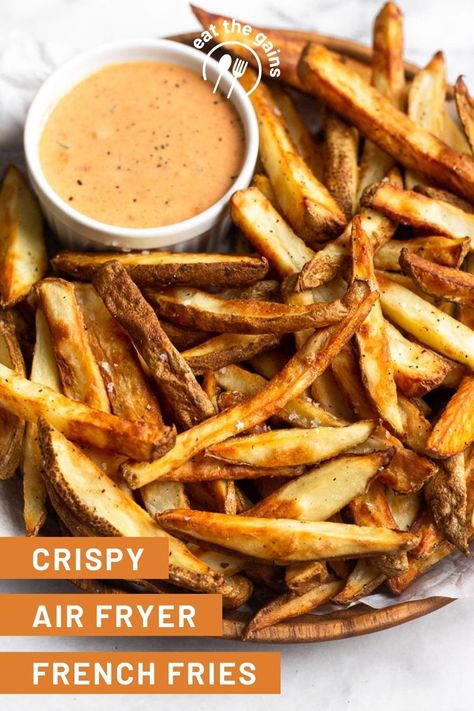 The BEST crispy air fryer french fries! Easy to make, absolutely delicious, and use just 1 tablespoon of oil to get restaurant-style homemade french fries! Perfectly crispy and so much better for you than your typical deep-fried versions - you'll never make them another way again. Double Fried French Fries, Best Fried Potatoes, Air Fry French Fries, Air Fryer Fries, Perfect French Fries, Air Fryer French Fries, French Fries Recipe, Delicious Paleo Recipes, Homemade French Fries