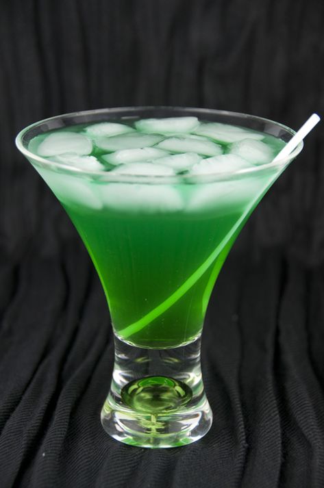 Tropical Leprechaun Drink Leprechaun Drink, Tropical Drink Recipes, Blue Curacao Liqueur, Grill Sandwich, Melon Liqueur, Green Drink, Smitten Kitchen, Alcohol Drinks, Blue Curacao