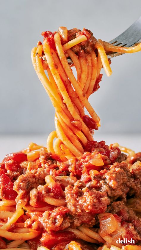 Put the jar back on the shelf. Best Spaghetti Sauce, Family Pasta, Ground Beef Pasta Recipes, Homemade Spaghetti Sauce Recipe, Beef Pasta Recipes, Dinner Quick, Best Spaghetti, Ground Beef Pasta, Spaghetti Sauce Recipe