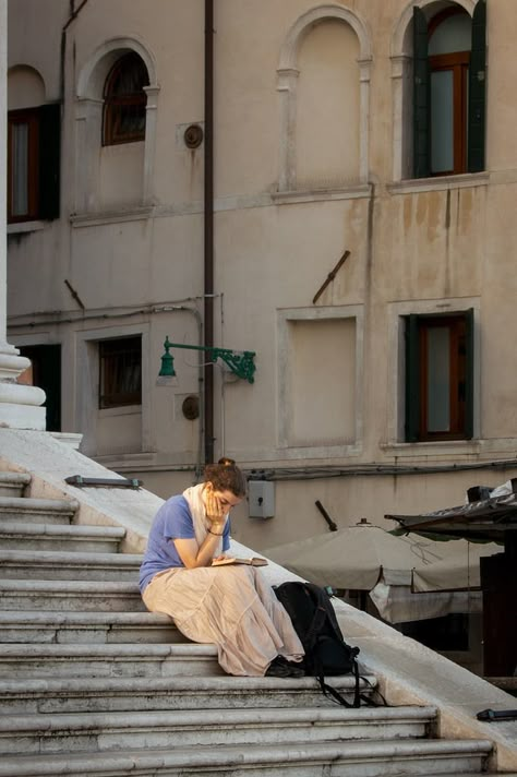 Women Reading, People Reading, 사진 촬영 포즈, Woman Reading, Girl Reading, Book Girl, 인물 사진, I Love Books, Cute Poses