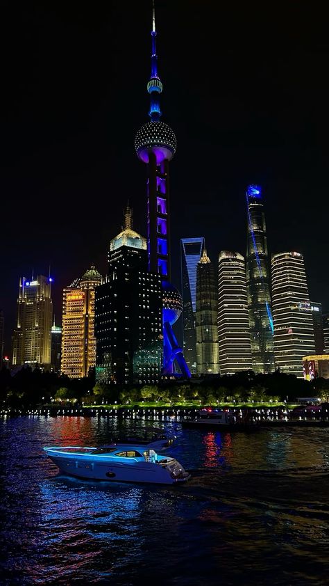 China City Night, China Travel Aesthetic, Shanghai City Night, China Aesthetic City, Heavens Gate China, Shanghai Wallpaper, China At Night, Shanghai At Night, Shanghai Aesthetic