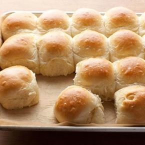 Rolls-Bobby Flay's Parker House Rolls Parker House Rolls Recipe, Thanksgiving Bread, Buttery Rolls, Parker House Rolls, Pembuat Roti, Yeast Rolls, Thanksgiving Recipes Side Dishes, Bobby Flay, Parker House