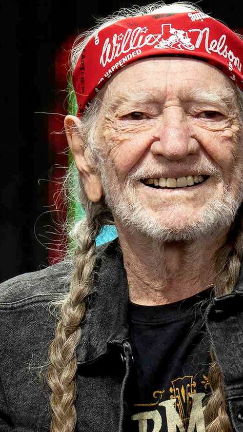 Willie Nelson’s Team Alerts Fans to Social Media Imposters Music Row, Music Genius, Country Musicians, Country Singer, Silly Faces, Country Music Stars, Country Music Singers, Willie Nelson, Country Songs