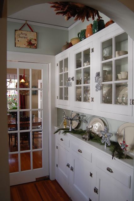 1920 Bungalow Kitchen built in nook and china cabinet | An original built-in cabinet between the dining room and kitchen ... 1920 House, 1920 Home, 1920s Kitchen, Built In China Cabinet, Kitchen Built In, Bungalow Kitchen, Craftsman Kitchen, 1920s House, Built In Cabinet