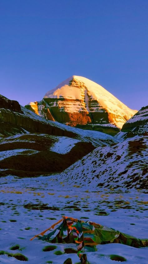 In winter, the beautiful scenery of golden mount Kailash at sunrise or sunset is more common. The Gangdisê Mountains run across between the Kunlun Mountains in the north and the Himalayas in the south like a giant dragon lying on the wide plateau of Ali (Ngari) in western Tibet. His head, lofty like a great pyramid, stands on the plateau of Ali, it is the second main peak, Gang Rinpoche (Kailash), at an altitude of 6,656 meters. Photo by Xu Bo www.tibet-tours.com tibet@tibet-tours.com Golden Kailash Mountain, Mount Kailash Photography, Kailash Mansarovar Hd Wallpaper, Kailash Mountain Shiva, Mount Kailash Wallpaper 4k, Mount Kailash Wallpaper, Kailash Mountain Hd Wallpaper, Tibet Mountains, Tibet Wallpaper