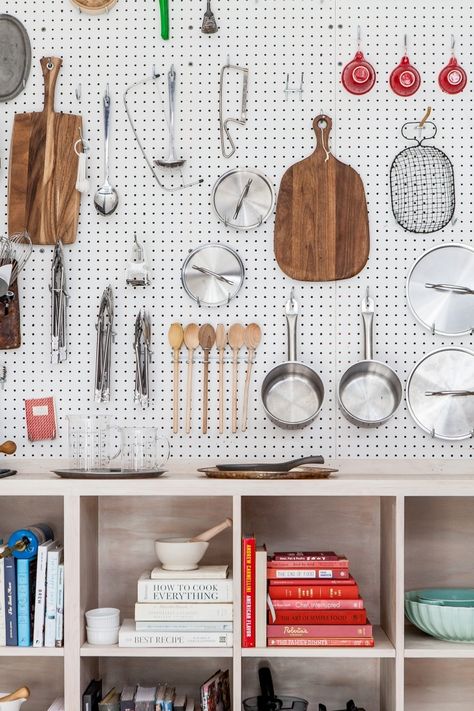 Peg Board in Kitchen Area at Cook Space Brooklyn, Photo by Sean Santiago Pegboard Kitchen Organization, Organization College, Pegboard Kitchen, Peg Boards, Pegboard Storage, Butlers Pantry, Apartment Organization, Food Storage Boxes, Kids Room Organization