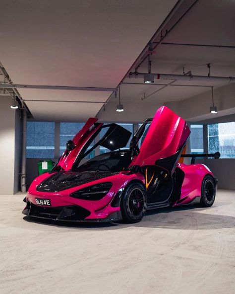 Maclaren Cars, Hot Pink Cars, Pink Cars, Mclaren 720s, Mclaren Cars, Lux Cars, Cool Car Pictures, Super Luxury Cars, Classy Cars