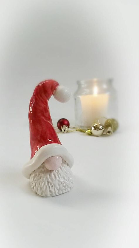 Gnome Ceramic, Gnome Gifts, Tomte Gnome, Clay Christmas Decorations, Ceramic Christmas Decorations, Santa Gnome, Ceramic Garden, Cerámica Ideas, Gnome Gift