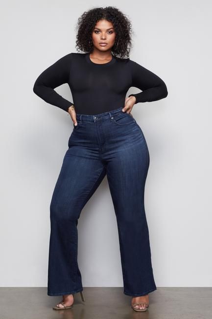 Jeans For Your Body Type: Curvy, Plus Size, Tall, Petite and More... - Better After 50 Plus Size Flare Jeans Outfits, Cute Outfits For Plus Size, Jeans For Your Body Type, Women Trendy Outfits, Best Plus Size Jeans, Outfits For Plus Size Women, Fly Shi Only, Winter Outfit Ideas For Women, Jeans For Tall Women