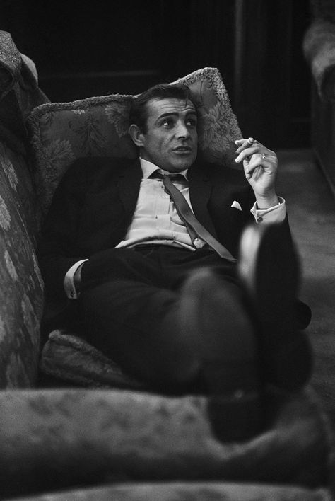 Sean Connery James Bond, Vintage Photo Prints, Eric Roberts, Hollywood Art, Most Stylish Men, Gina Lollobrigida, Robert Doisneau, Sigourney Weaver, 강아지 그림