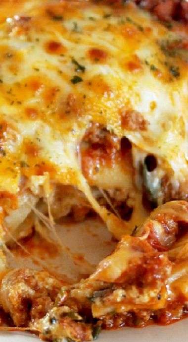 Cajun Lasagna Cajun Lasagna Recipe, Cajun Dinner, Cajun Lasagna, Tastee Recipe, Beef Pasta Recipes, Low Carb Crock Pot Recipes, Beef Pasta, Andouille Sausage, Grandmas Recipes