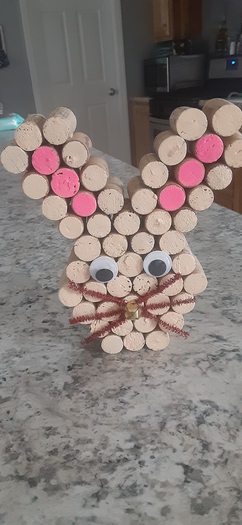 Easter Cork Crafts, Wine Cork Easter Crafts, Wine Cork Spring Crafts, Wine Cork Easter Bunny, Wine Cork Shamrock, Wine Cork Elephant, Corkscrew Crafts, Valentines Day Cork Crafts, Wine Ideas