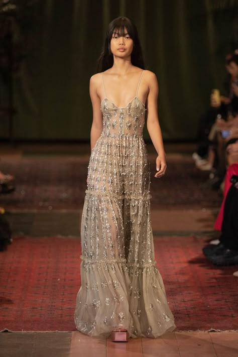 cucculelli shaheen spring 2023 Ellie Saab Wedding, Regal Outfits, Cucculelli Shaheen, Spring Summer 2023 Fashion, Best Of Fashion Week, Fashion Week 2022, Famous In Love, Luxury Resort Wear, Ellie Saab