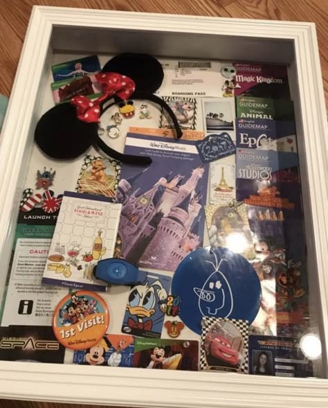 Travel Shadow Boxes, Disney Shadow Box, Disney Room Ideas, Deco Disney, Disney Room Decor, Disney Diy Crafts, Disney House, Disney 2023, Disney Room