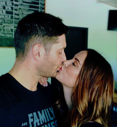 Jensen and Danneel, FBBC, 2018 Winchester Boys, Jensen Ackles And Danneel, Jensen And Danneel, Jensen Ackles Family, Iconic Duos, Spn Cast, Supernatural Actors, Danneel Ackles, Kings And Queens