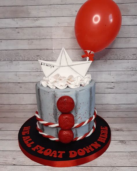 Pennywise Cake Design Images (Pennywise Birthday Cake Ideas) It Birthday Cake Stephen King, Scary Clown Cake, Penny Wise Cake Ideas, Nightmare On Elm Street Cake, Penny Wise Birthday Cake, It Cake Pennywise, Pennywise Birthday Party, Pennywise Themed Party, It Themed Birthday Party