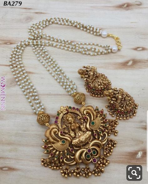 Bridal Jewelry Simple, Indian Gold Jewellery, Temple Jewelry Necklace, Gold Temple Jewellery, Pearl Jewelry Design, Gold Necklace Indian Bridal Jewelry, Antique Jewelry Indian, Gold Pendant Jewelry, Wedding Jewellery Collection