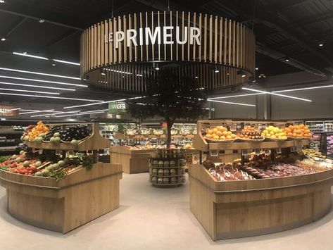 Supermarket Design Interior, Fruit And Veg Shop, Store Shelves Design, Vegetable Shop, Grocery Store Design, Retail Store Interior Design, Grocery Supermarket, Food Retail, Supermarket Design