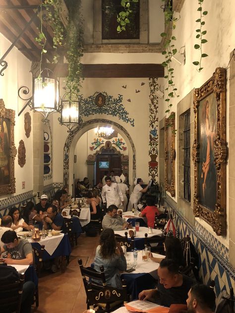 Mexican Town Aesthetic, Mexico City Aesthetic, Mexico Streets Aesthetic, Mexico City Cafe, Mexico City Fashion, Mexico City Architecture, Downtown Mexico City, Mexico City Restaurants, Condesa Mexico City