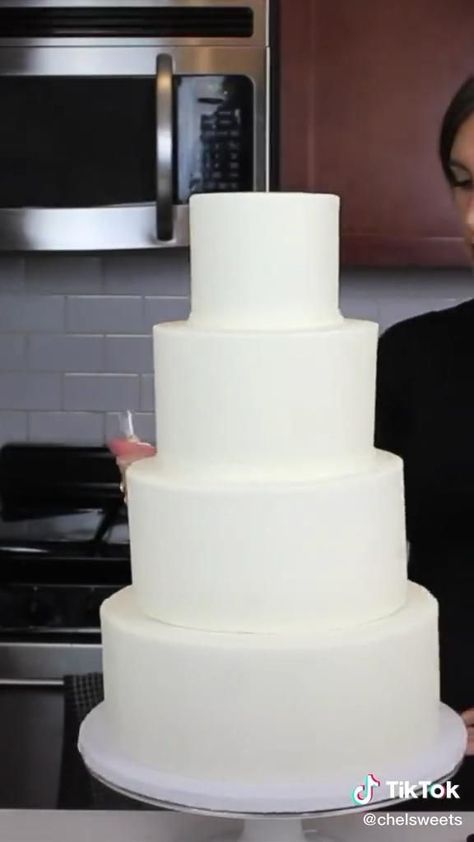 Diy 2 Tier Cake, Piped Wedding Cakes, Wedding Cake Videos Decorating, How To Make A Wedding Cake, Decorating Cakes For Beginners, Easy Cake Designs For Beginners, Stacking Cakes, Tiktok Baking, Wedding Cake Decorating