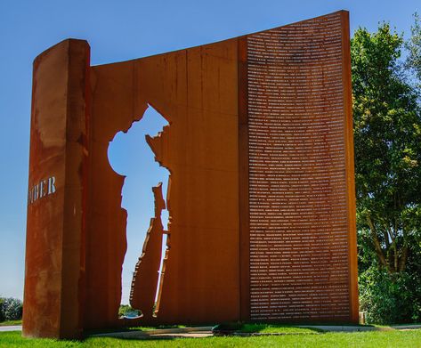 Memorial Architecture, Park Signage, Monumental Architecture, Yard Sculptures, Exterior Signage, Public Sculpture, Veterans Memorial, Wayfinding Signage, Memorial Park