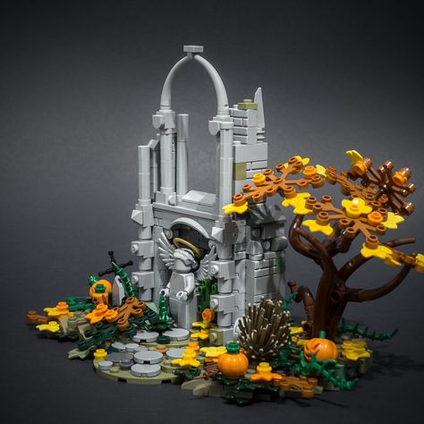 Halloween centerpiece Lego Custom Builds, Lego Halloween Moc, Lego Fantasy Moc, Elven Palace, Halloween Legos, Lego Terrain, Lego Landscape, Lego Botanical, Lego Decor