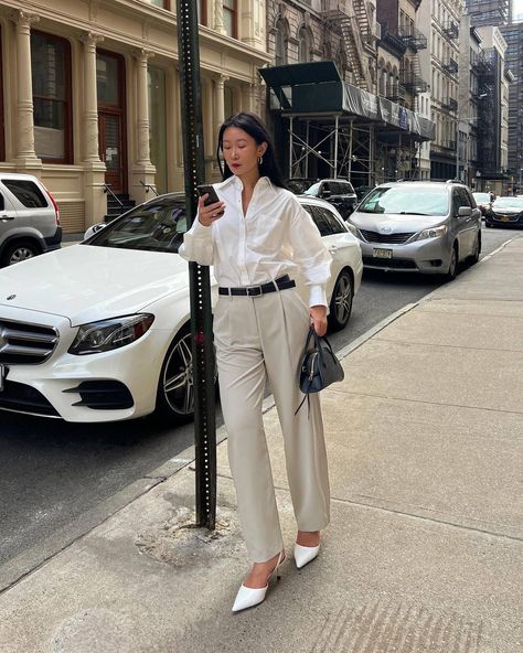 The White Low-Heel Shoe Trend Is All Over London and Paris | Who What Wear UK Caroline Lin, White Pumps Outfit, Low Heels Outfit, Slingback Heels Outfit, White Heels Outfit, Minimal Girl, Kitten Heels Outfit, Manolo Blahnik Maysale, All White Shoes