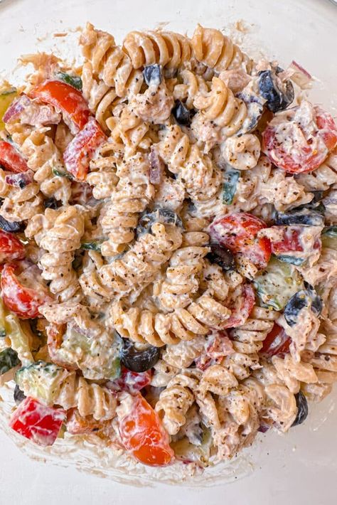 Best Easy Tuna Pasta Salad (Healthy) Easy Tuna Pasta Salad, Pasta Salad Healthy, Easy Tuna Pasta, Italian Caprese Salad, Tuna Pasta Salad Recipes, Mac Sauce Recipe, Big Mac Sauce Recipe, High Protein Dishes, Tuna Pasta Salad