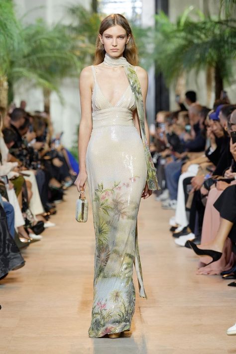 Ellie Saab, Elie Saab Spring, Elie Saab Couture, Runway Outfits, Spring Fashion Trends, Elie Saab, Bella Hadid, Fancy Dresses, A Dress