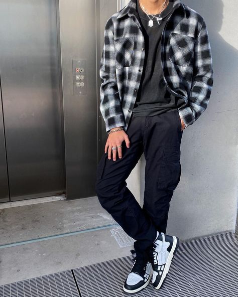 Hoodie And Flannel Outfits, Black Flannel Outfit, Trendy Boy Outfits, Flannel Fashion, Flannel Outfits, Mens Casual Outfits Summer, Dope Outfits For Guys, Street Style Outfits Men, Mens Casual Dress Outfits