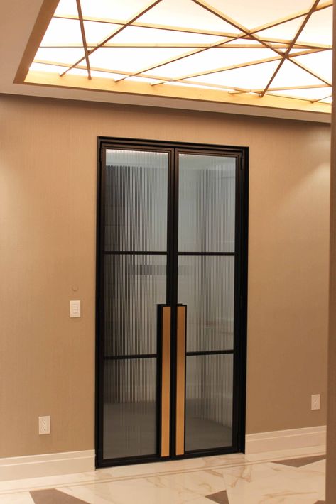 Metal And Glass Doors, Modern Wood Doors, Glass Entrance Doors, Shower Door Designs, Lounge Room Styling, Modern Interior Door, Main Entrance Door Design, Door Handle Design, Glass Doors Interior