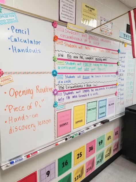 Teacher Objective Board, White Board Ideas Teacher, White Board Schedule Ideas Classroom, Decorating White Boards Classroom, 4th Grade White Board Set Up, White Board Ideas Organizations Classroom, Classroom Objectives Display Whiteboard, Teacher White Board Organization, Whiteboard Layout Ideas