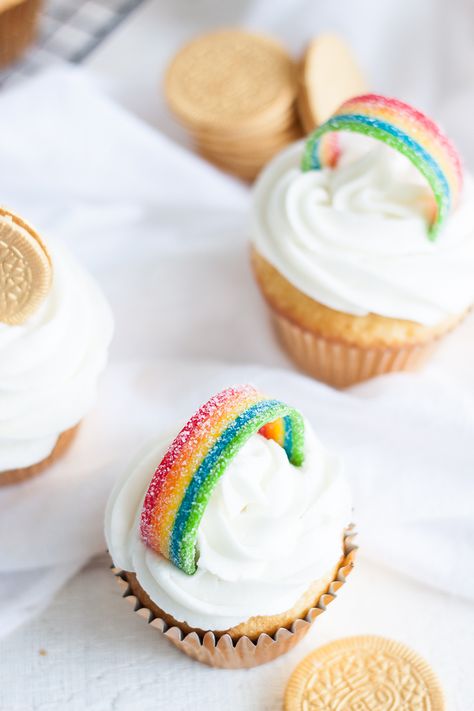 Pride Cupcakes, Rainbow Cupcakes Recipe, St Patties, Recipe For Teens, Cupcake Tutorial, Cupcake Images, St Patricks Day Food, Cupcake Bakery, Baking Fun