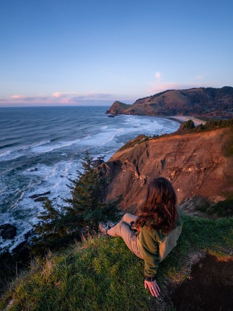 Hiking the God’s Thumb Trail via the Knoll on the Oregon Coast — noahawaii Oregon Roadtrip, Oregon Coast Roadtrip, Watch Sunset, Summer Roadtrip, Oregon Hikes, Oregon Road Trip, Oregon Travel, Summer Road Trip, Best Hikes