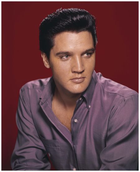 A portrait of American singer and actor Elvis Presley wearing a purple shirt circa 1956. Description from jazzinphoto.wordpress.com. I searched for this on bing.com/images Elvis Presley Facts, Elvis Presley Pictures, Elvis Presley Photos, Priscilla Presley, Lisa Marie Presley, Rock N’roll, Purple Shirt, Graceland, John Lennon