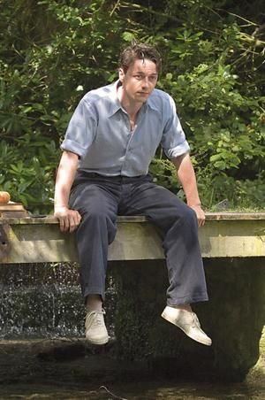 Still of James McAvoy as Robbie Turner in Atonement (2007) Robbie Turner Atonement, Atonement James Mcavoy, Robbie Atonement, James Mcavoy Atonement, Robbie Turner, Atonement 2007, Atonement Movie, God Warrior, British Cats