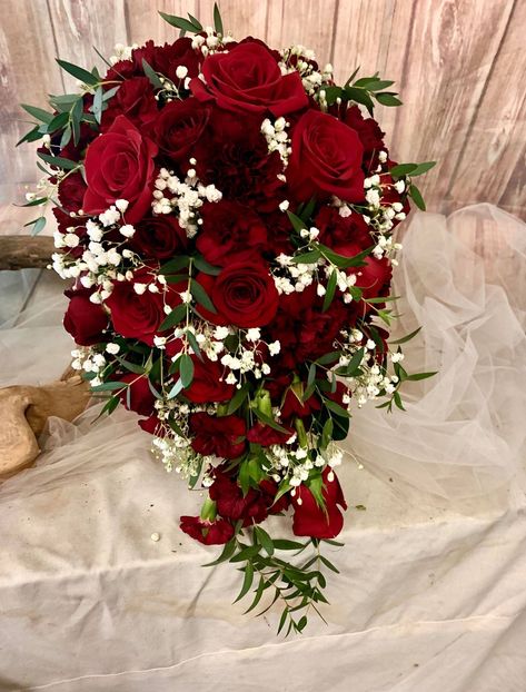 Red Rose Bridal Bouquet, Red Rose Bouquet Wedding, Red Bridal Bouquet, Red And White Weddings, Cascading Bridal Bouquets, Red Wedding Theme, Cascading Wedding Bouquets, Red Bouquet Wedding, Red Rose Wedding