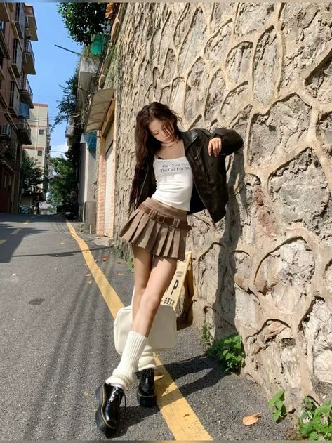 Trendy Photoshoot, Fashion Outfits Trendy, Korean Clothing Brands, Korean Ulzzang Girl, Photoshoot Pictures, Ulzzang Outfit, Japan Outfits, Mode Ulzzang, Outfit Ideas Fashion