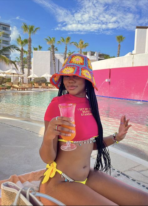 Mexico Baddie Outfits, Vacation Outfits Black Women Cancun, Boat Outfits Black Women, Aruba Outfits Black Women, Baddie Beach Outfits Vacation, Cover Up Outfits Beach, Pink And Orange Vacation Outfits, Orange Crush Outfit Ideas, Luau Outfits Black Women