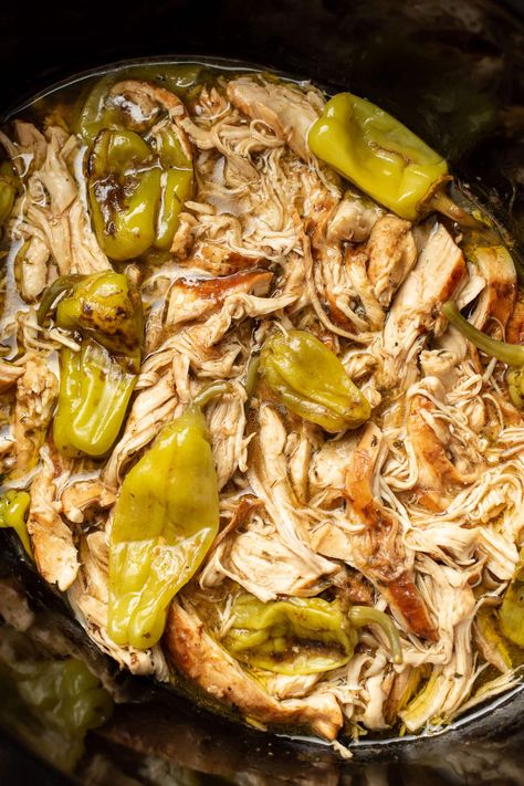 This Mississippi chicken recipe is easy and has very few ingredients! It has a zesty and tangy sauce with pepperoncini peppers. Chicken Recipes Peppers, Mississippi Pot Chicken Crockpot, Mississippi Crock Pot Chicken, Chicken And Hot Pepper Recipes, Mississippi Mud Chicken, Chicken Crockpot Recipes Low Sodium, Pepperoni Chicken Crockpot, Week Day Crockpot Meals, Mississippi Mud Chicken Crockpot