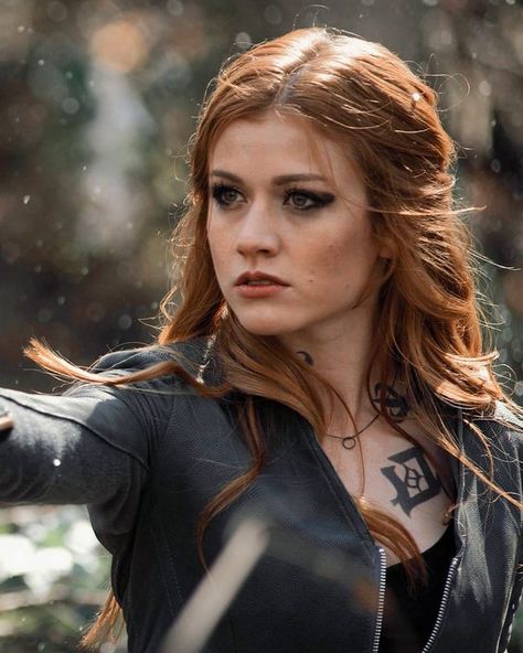 Clary Fairchild, Clary Fray, Shadowhunters, Instagram Profile, Red, Hair, On Instagram, Instagram, Black