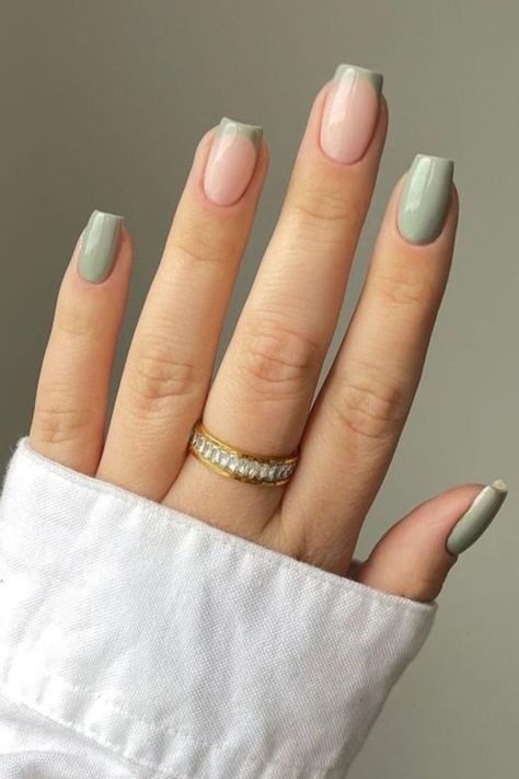 Short Acrylic Nails Designs Neutral Colors, Gel Dipped Nails Designs, Nails For Guest At Wedding, Nail Designs For Office Job, Minimalist Nails Coffin Short, Nails That Go With Brown Hair, Short Nails For Europe, Nails Gel X Square, Short Square Shape Nails Designs