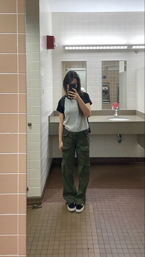 Korean Cargo Outfit, Navy And Army Green Outfits, Cargo Pants Outfit School Appropriate, Army Green Sweatpants Outfit, Baseball Tee Outfit Women, Fits With Green Cargo Pants, Outfit Ideas Green Cargo Pants, Cargo Pants With Vans, Cargo Pants Korean Outfit